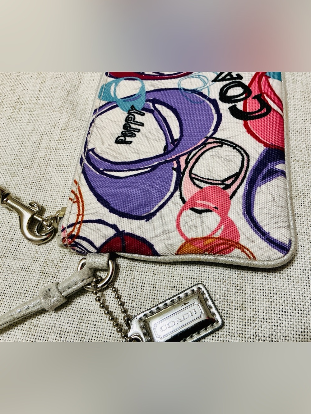 Coach Poppy Graffiti Logo Print Canvas Wristlet Zip Pouch White Multi Excellent - Picture 2 of 7
